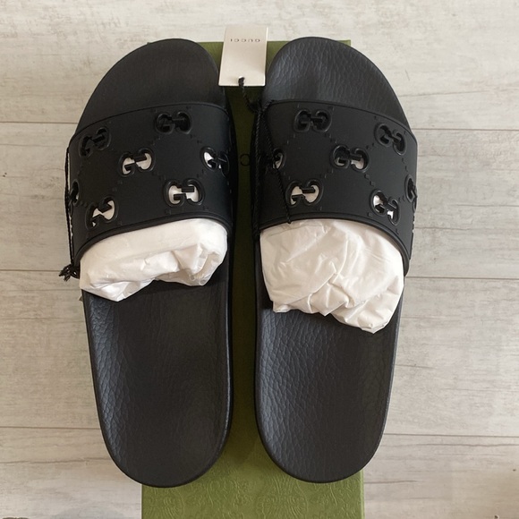 Gucci GG black rudder slides 
Size 42 size 12 womens runs small 
Authentic - Picture 4 of 4